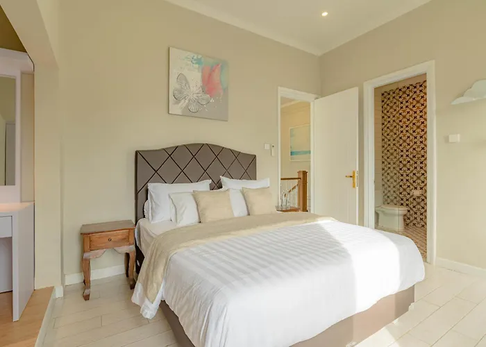 The Beautiful Villa, Casa Sara ヴィラ チャングー