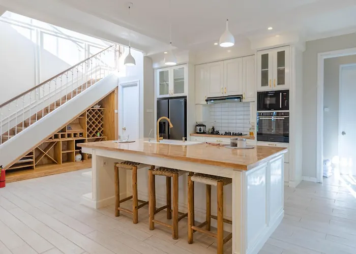 The Beautiful Villa, Casa Sara ヴィラ チャングー